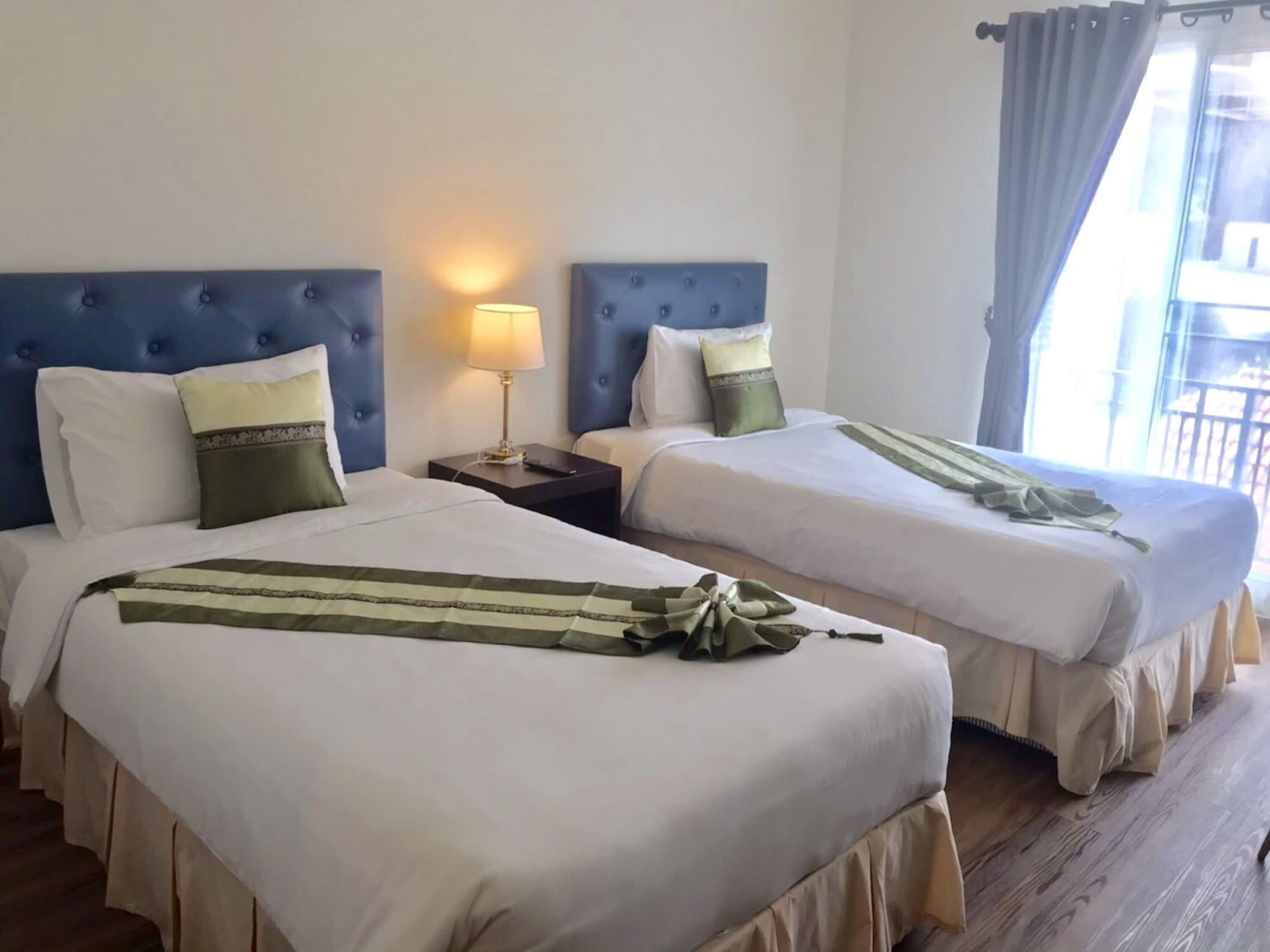 Ratana Hotel Chiang Mai Bagian luar foto