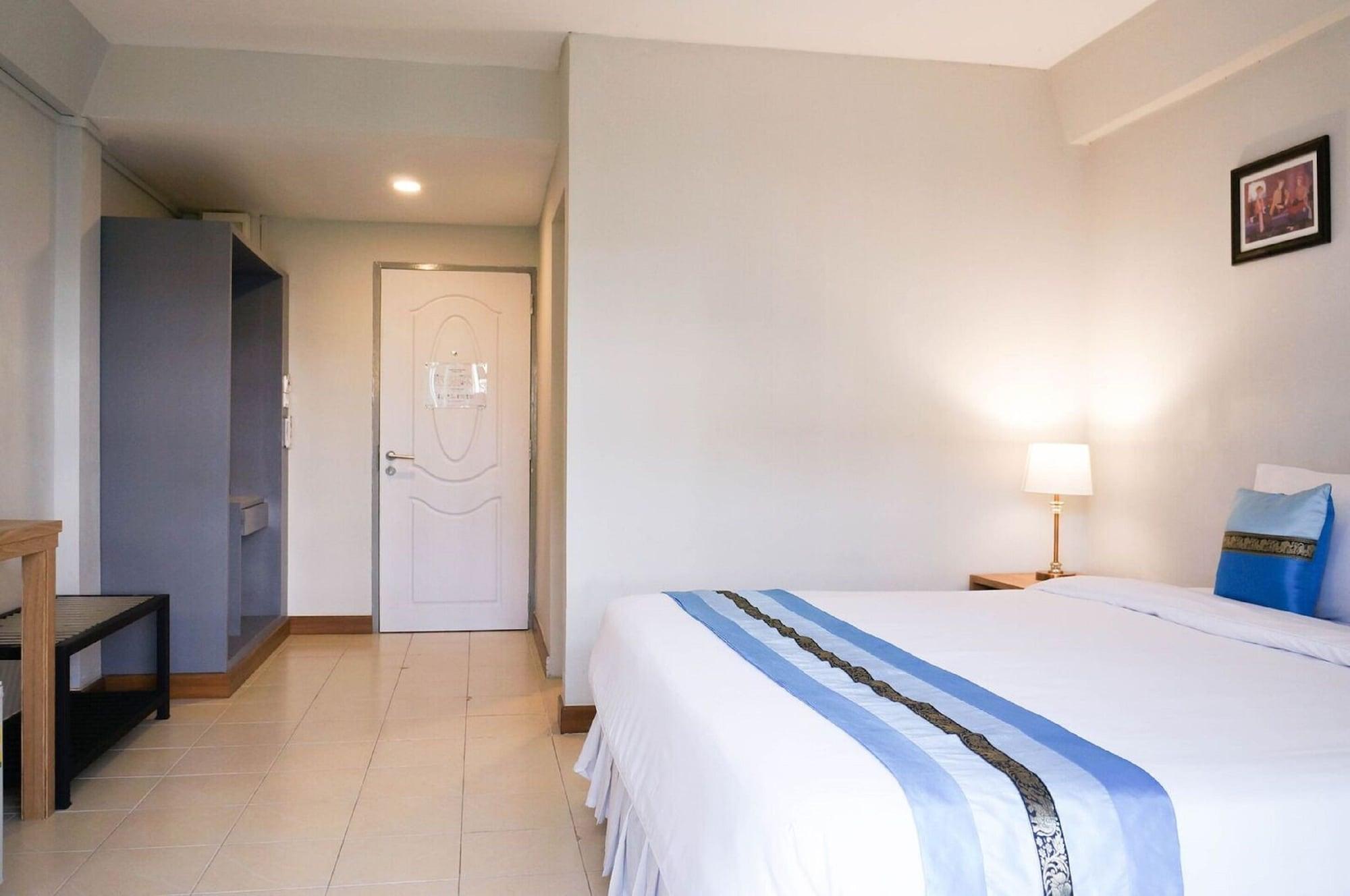 Ratana Hotel Chiang Mai Bagian luar foto