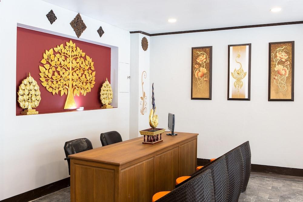 Ratana Hotel Chiang Mai Bagian luar foto