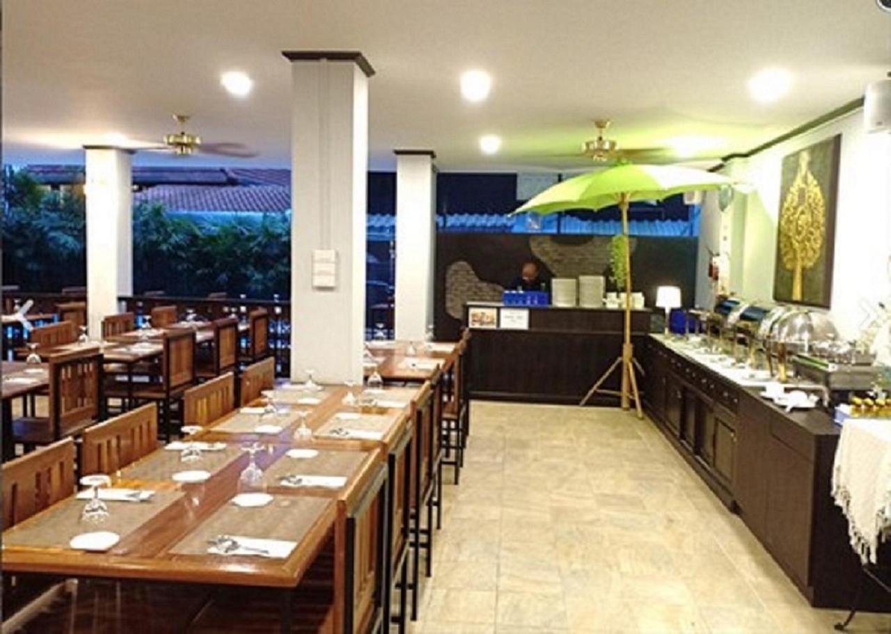 Ratana Hotel Chiang Mai Bagian luar foto