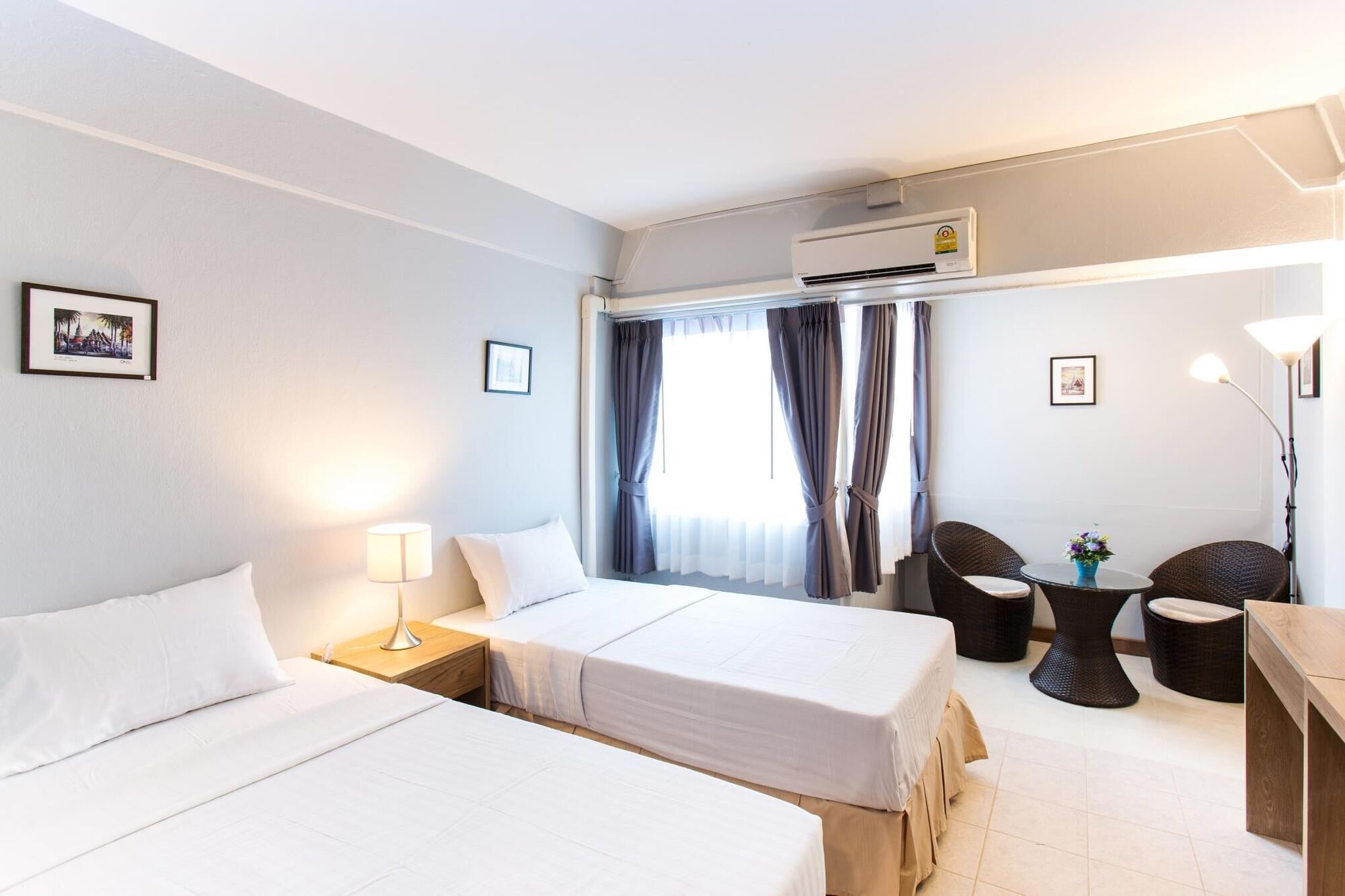 Ratana Hotel Chiang Mai Bagian luar foto