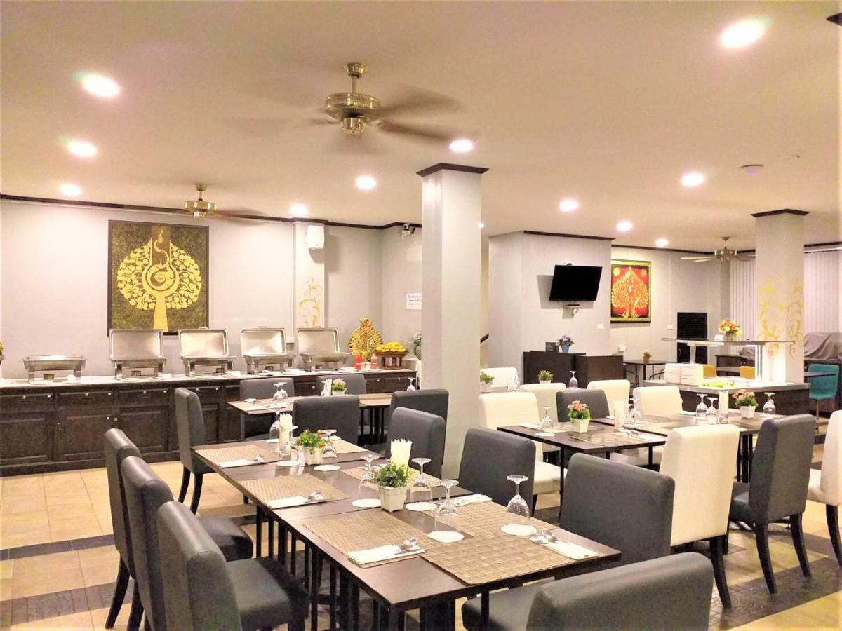 Ratana Hotel Chiang Mai Bagian luar foto
